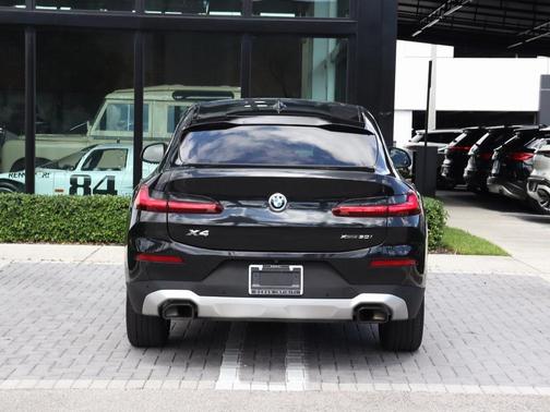 2024 BMW X4 xDrive30i