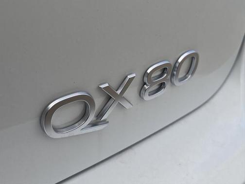 2025 INFINITI QX80 PURE