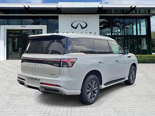 2025 INFINITI QX80 PURE