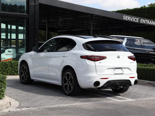 2023 Alfa Romeo Stelvio Veloce
