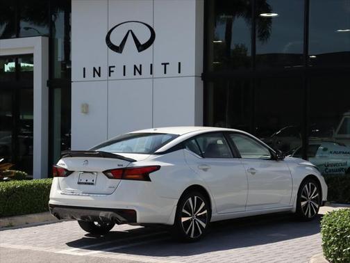 2022 Nissan Altima SR Intelligent AWD