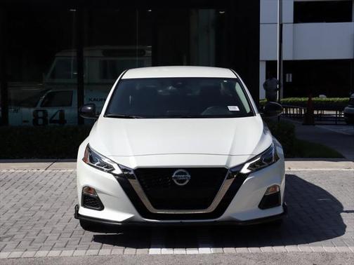2022 Nissan Altima SR Intelligent AWD