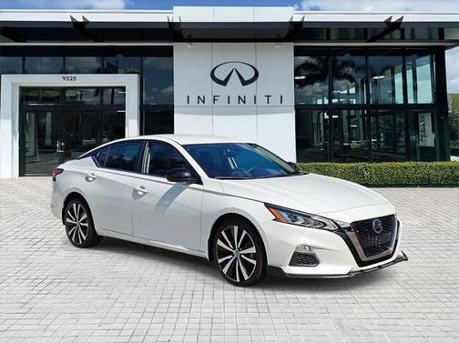 2022 Nissan Altima SR Intelligent AWD