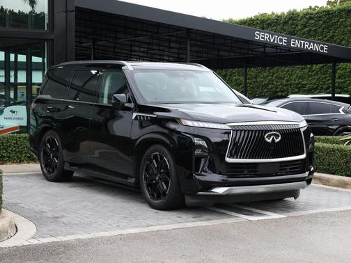 2025 INFINITI QX80 LUXE