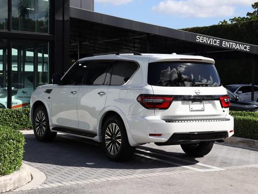 2022 Nissan Armada SL 2WD