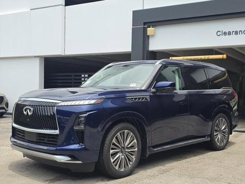 2025 INFINITI QX80 Luxe