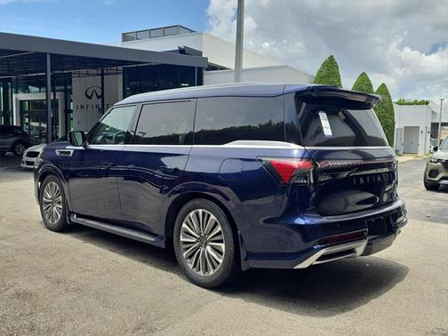 2025 INFINITI QX80 Luxe