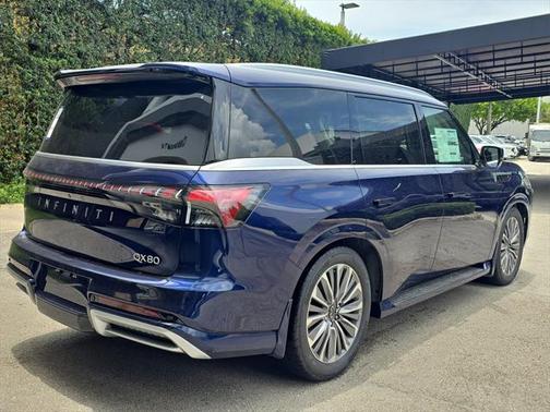 2025 INFINITI QX80 Luxe