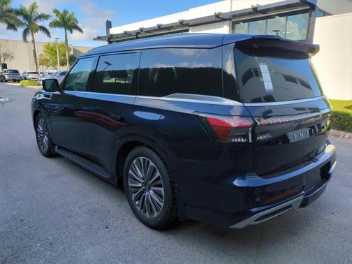 2025 INFINITI QX80 Luxe