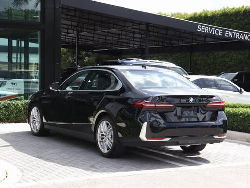 2024 BMW 530 i