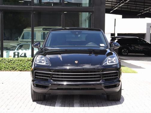 2022 Porsche Cayenne Platinum Edition