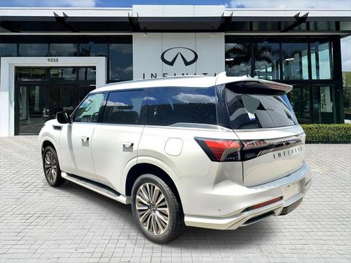 2025 INFINITI QX80 Luxe