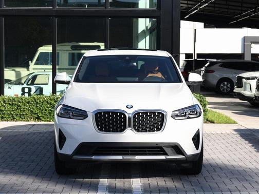 2025 BMW X4 xDrive30i