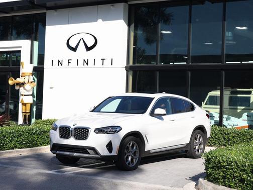 2025 BMW X4 xDrive30i