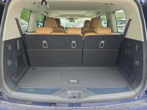 2025 INFINITI QX80 Luxe