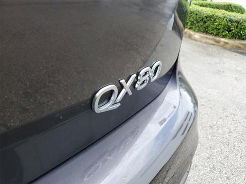 2025 INFINITI QX80 Luxe