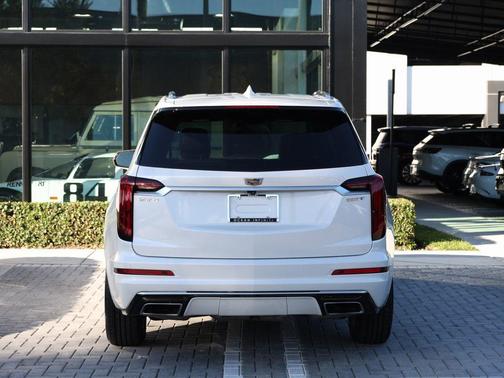 2023 Cadillac XT6 Luxury FWD