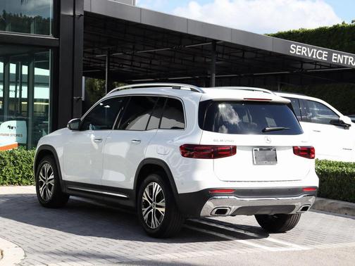 2025 Mercedes-Benz GLB 250 4MATIC