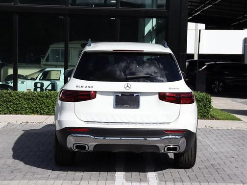 2025 Mercedes-Benz GLB 250 4MATIC
