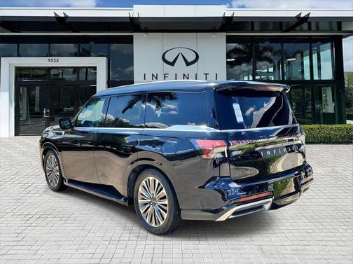 2025 INFINITI QX80 Luxe