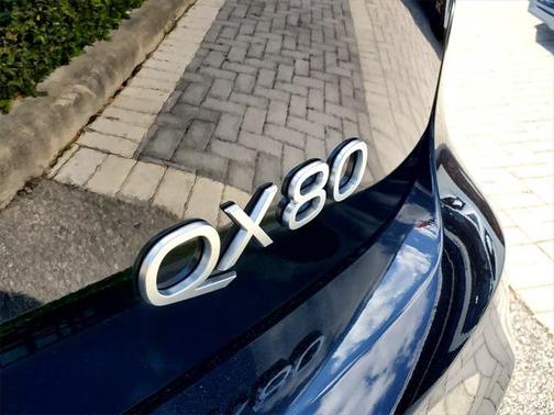 2025 INFINITI QX80 Luxe
