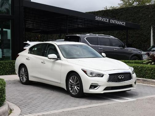 Majestic White 2023 INFINITI Q50 LUXE