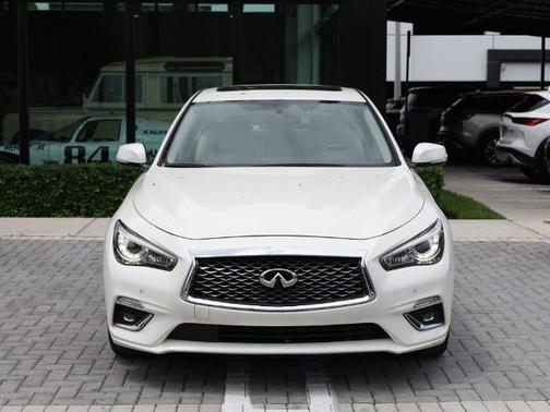 Majestic White 2023 INFINITI Q50 LUXE