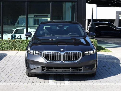 2025 BMW 530 xDrive