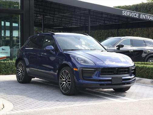 2022 Porsche Macan Base