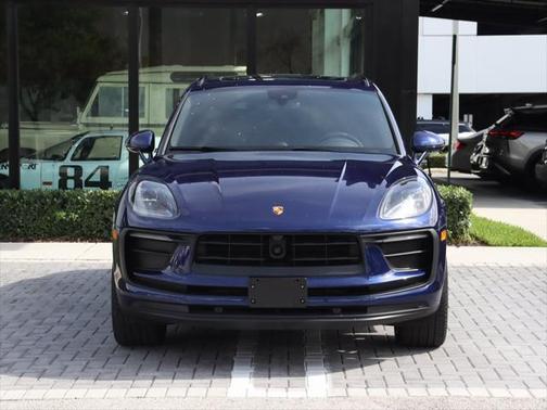 2022 Porsche Macan Base