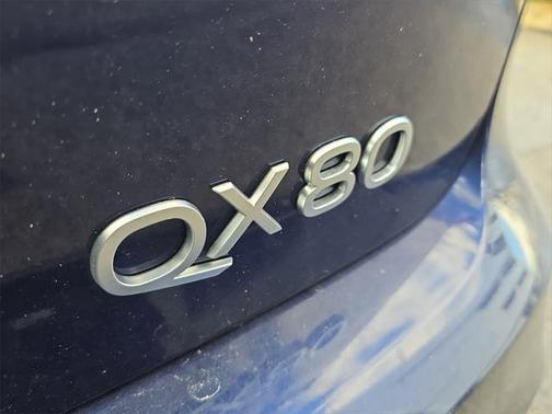 2025 INFINITI QX80 Luxe