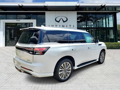 2025 INFINITI QX80 Luxe