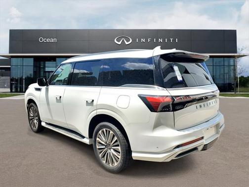 2025 INFINITI QX80 Luxe