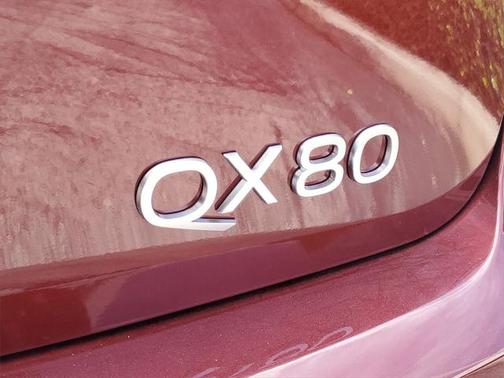 2025 INFINITI QX80 Luxe
