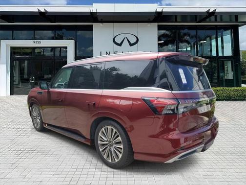 2025 INFINITI QX80 Luxe