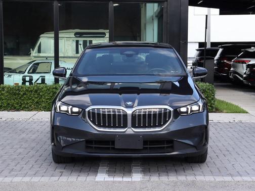 2025 BMW 530 xDrive