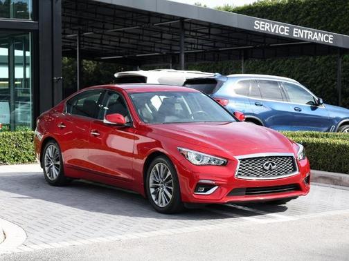 2023 INFINITI Q50 LUXE