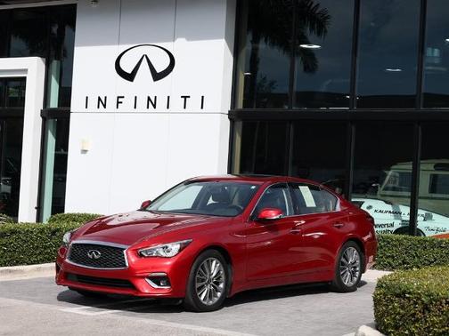 2023 INFINITI Q50 LUXE