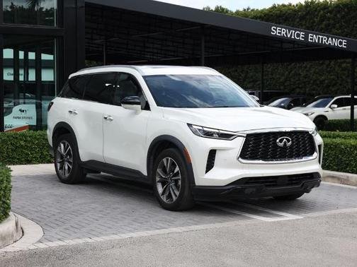 Majestic White 2023 INFINITI QX60 LUXE