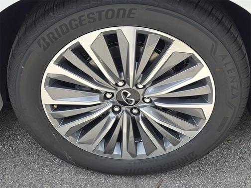 2026 INFINITI QX80 Luxe