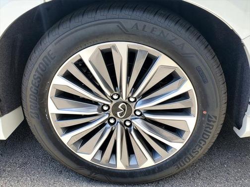 2025 INFINITI QX80 SENSORY AWD