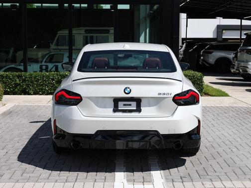Mineral White Metallic 2024 BMW 230 230i