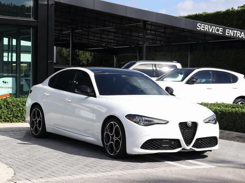 2022 Alfa Romeo Giulia Veloce