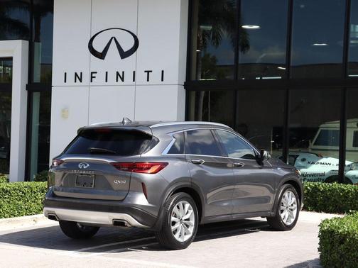 2022 INFINITI QX50 LUXE