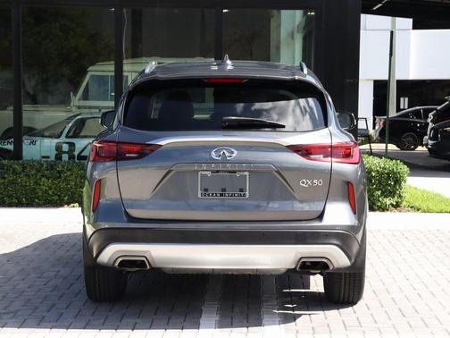 2022 INFINITI QX50 LUXE