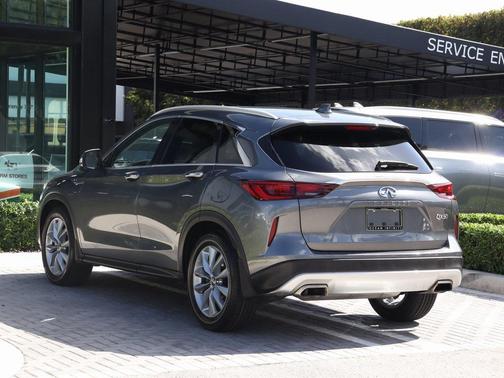 2022 INFINITI QX50 LUXE