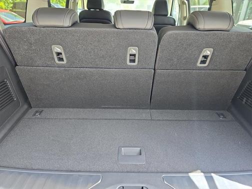 2025 INFINITI QX80 PURE