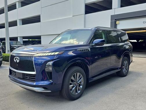 2025 INFINITI QX80 PURE