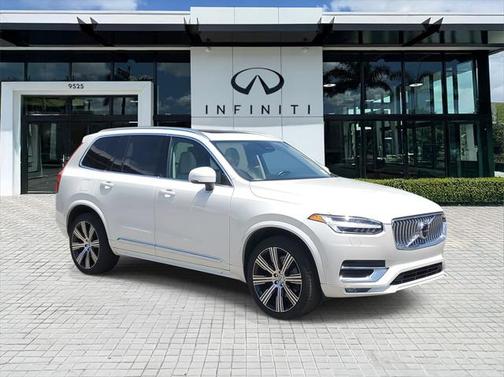 2024 Volvo XC90 B5 Plus Bright Theme