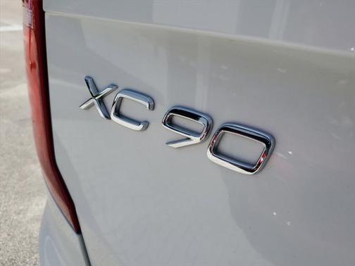 2024 Volvo XC90 B5 Plus Bright Theme